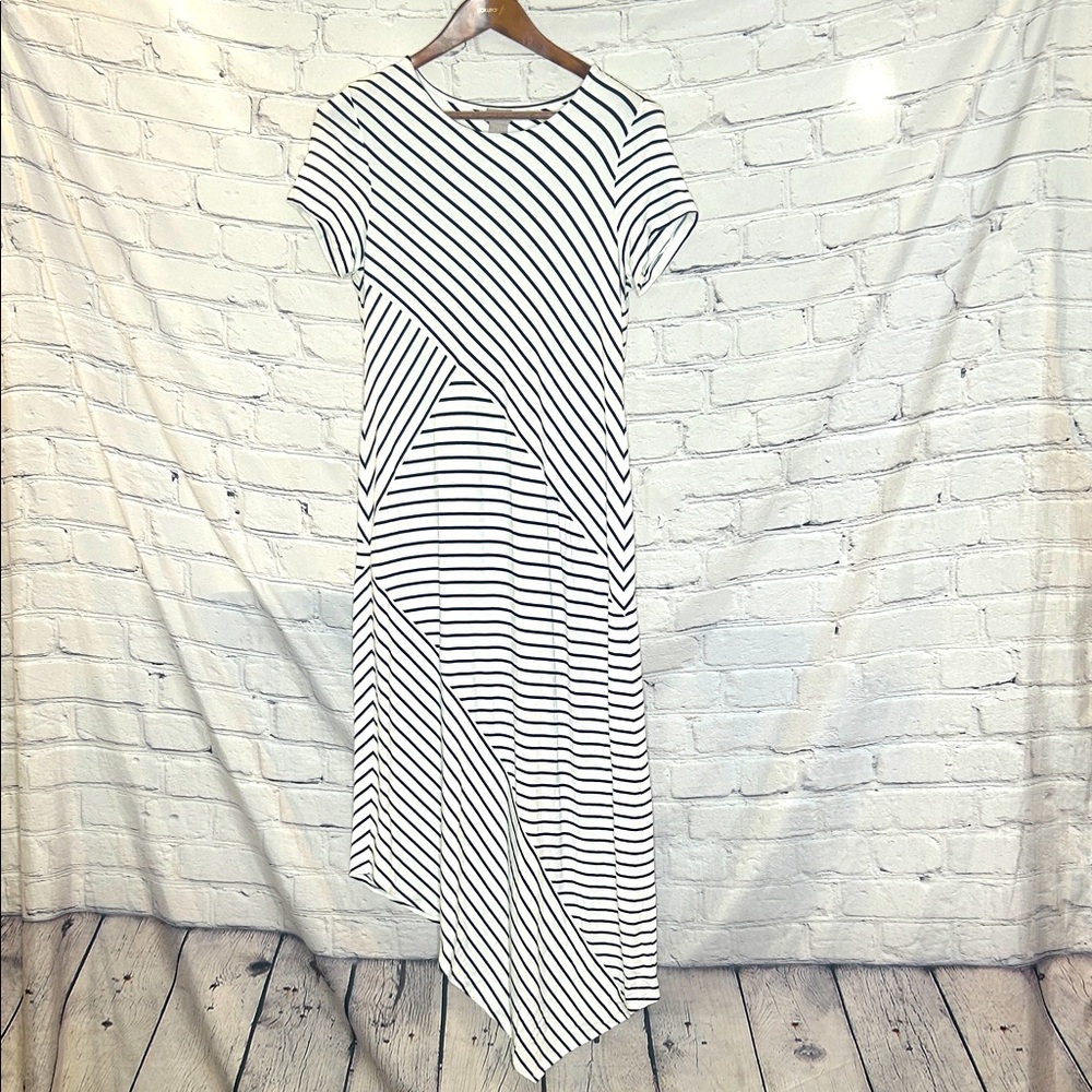Chico’s Black and White Striped Asymmetrical Diagonal Hem Dress Size Medium